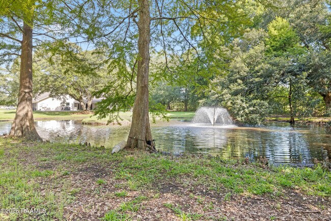 Building Photo - 2407 E Broussard Rd