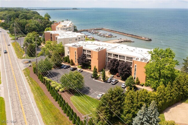 Building Photo - 1507 Cleveland Rd E