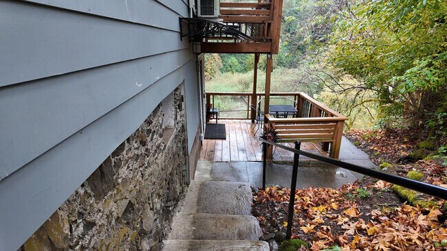 Building Photo - 11582 Washougal River Rd