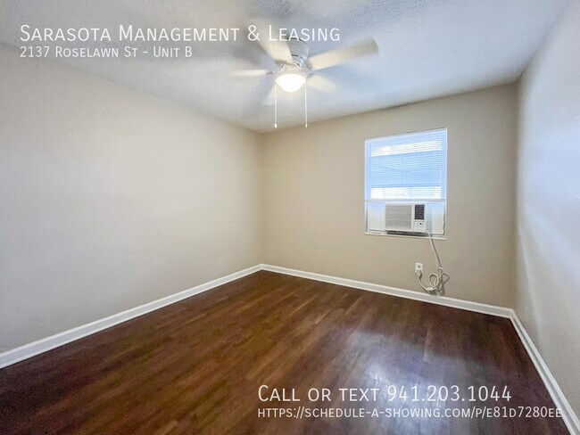 Building Photo - 2137 Roselawn St