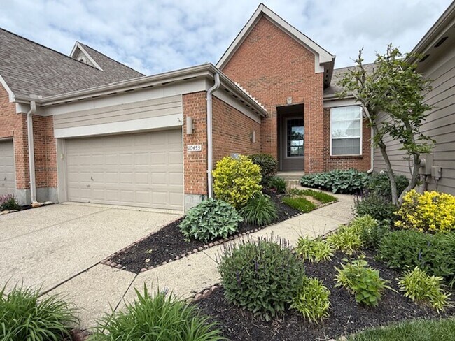 Building Photo - Triple Crown 2 bed 2 1/2 bath