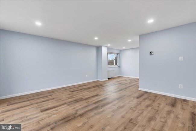 Building Photo - 4520 King St