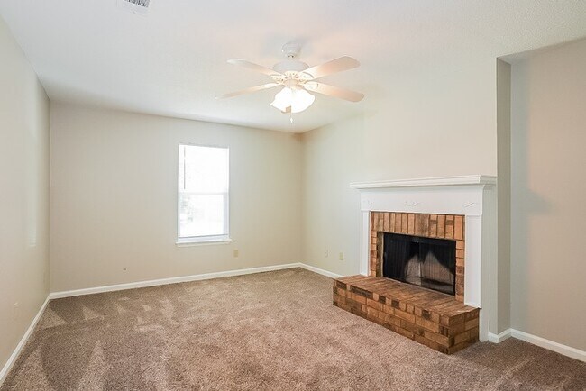 Building Photo - Lovely 3 Bedroom in Hephzibah, GA!