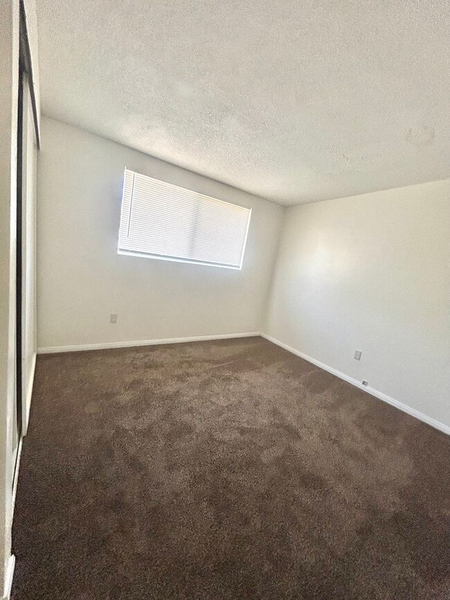 Building Photo - 73844 Sun Valley Dr