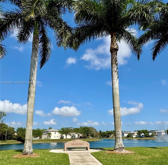 Building Photo - 2853 SE 1st Dr