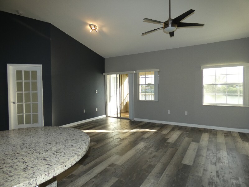 Building Photo - 2850 N Oakland Forest Dr