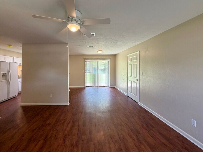 Building Photo - Move-in Ready Recently Updated 4BR/2BA House in Alachua! *Approved Application*