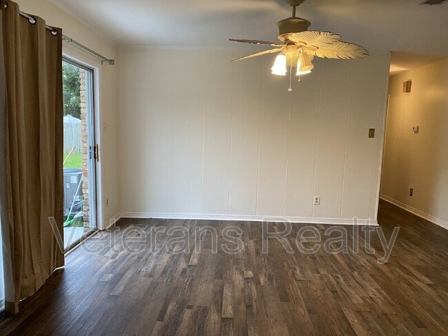 Building Photo - 2411 Sunkist Country Club Rd