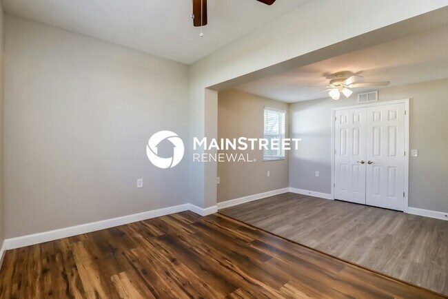 Building Photo - 3 Bedroom Pet-Friendly Home in St. Petersburg, FL with Main Street Renewal