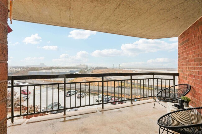 Building Photo - 530 Harmon Cove Tower