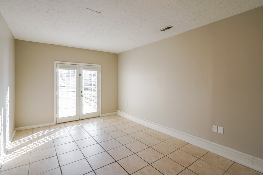 Building Photo - 2633 River Meade Way