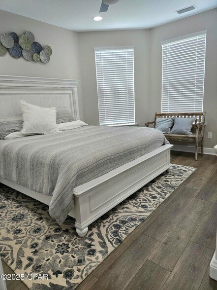 Building Photo - 8645 Weekend Dr