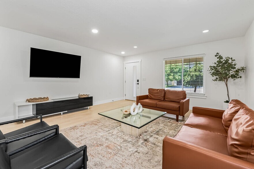 Building Photo - 4061 E Arch Dr