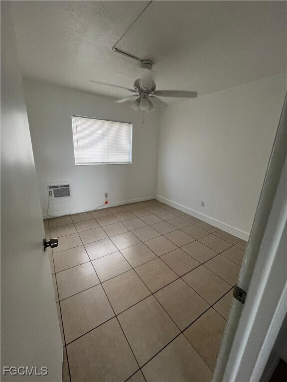 Building Photo - 2452 Stella St