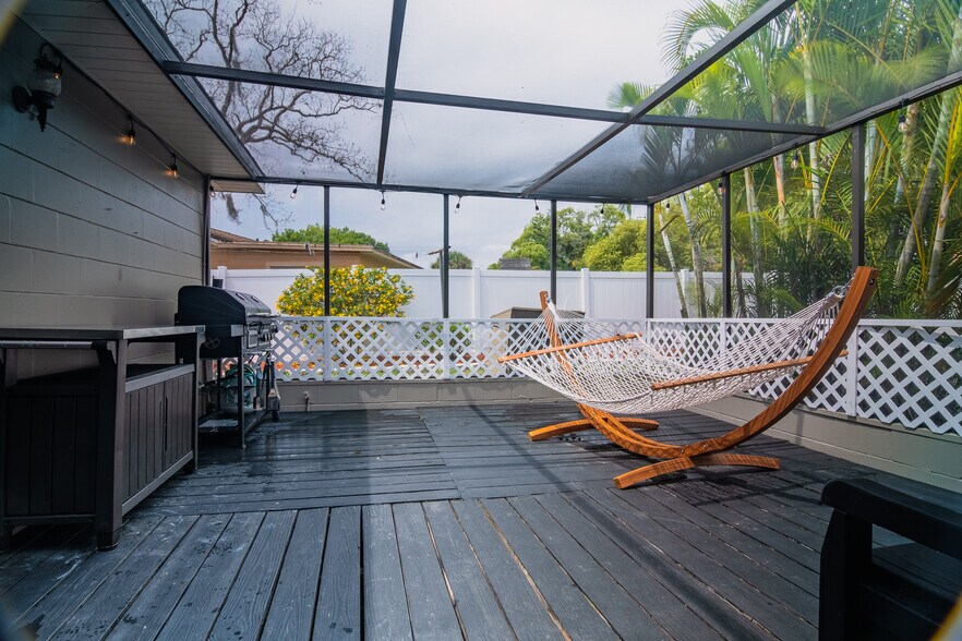 Building Photo - 888 Florida Pky