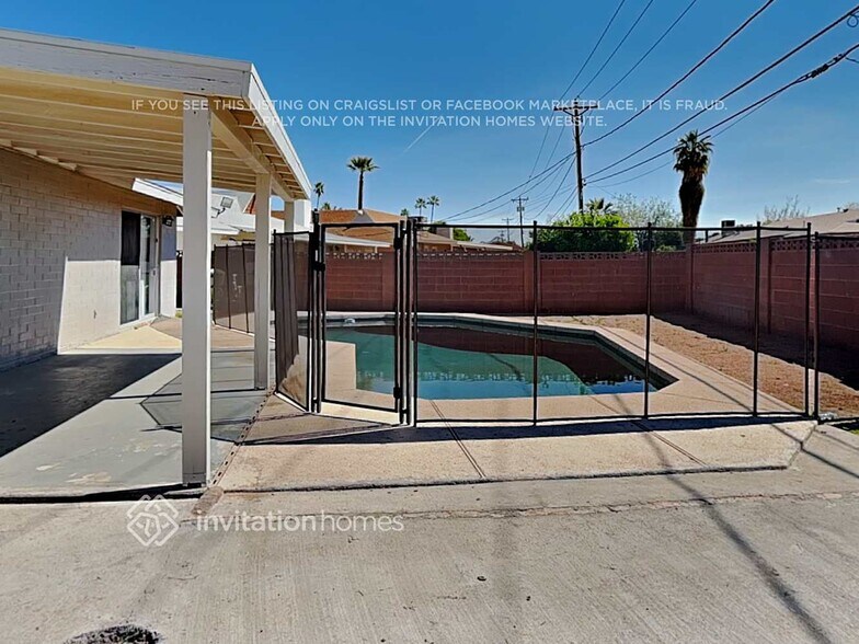 Building Photo - 3401 W Belmont Ave