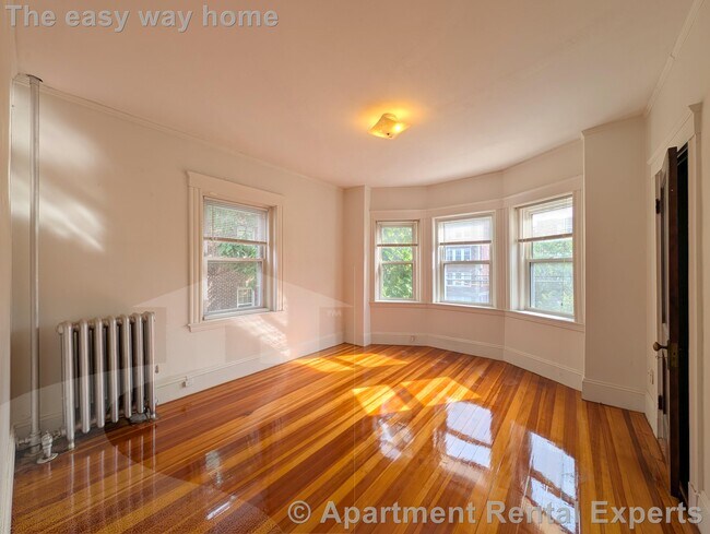 Primary Photo - 163 Summer St