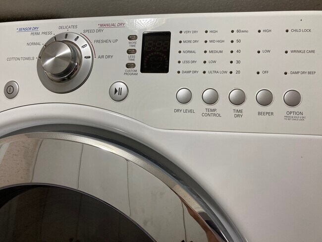 Large capacity LG washer/dryer - 442 Cobblestone Dr