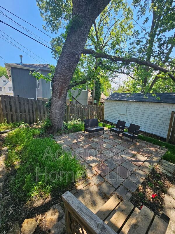 Building Photo - 4619 Bell St