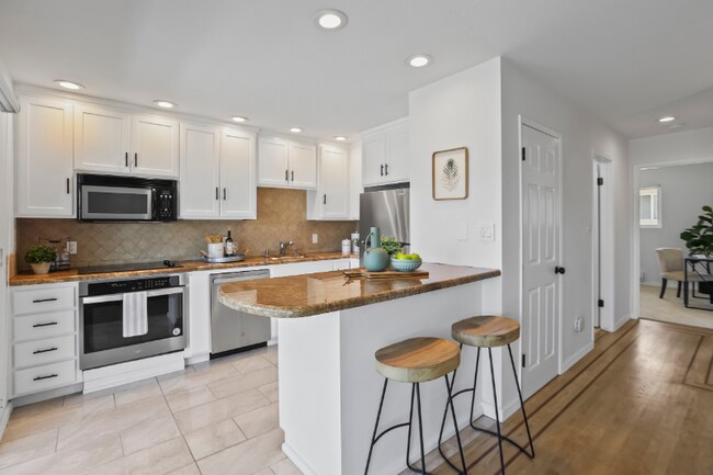 Building Photo - 2209 Otis Dr