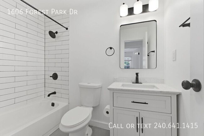 Building Photo - 1606 Forest Park Dr