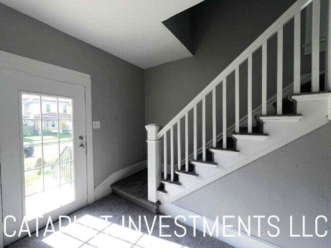 Building Photo - 1209-14 1/2 14 1/2 St