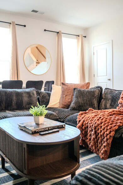 Building Photo - 3105 Banyan Btm Ln