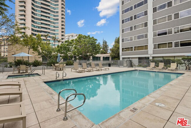 Building Photo - 10450 Wilshire Blvd