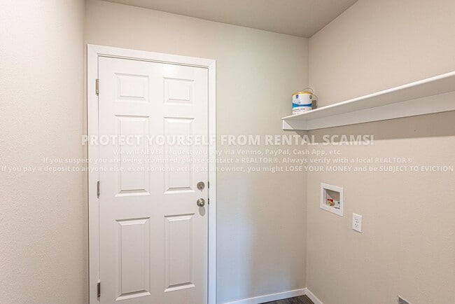 Building Photo - 1151 E Sparrow Cir
