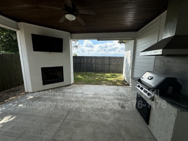 Building Photo - 216 Golden Cypress Dr