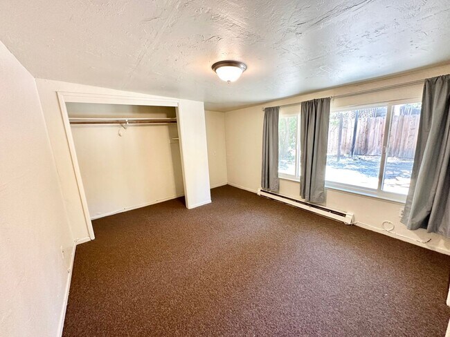 Building Photo - Super close to UC Davis and University Shopping mall-- 4 bedrooms and 2 bathrooms