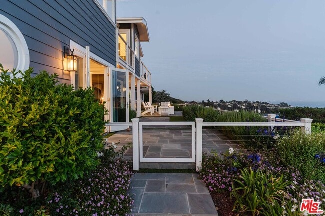 Building Photo - 18047 Blue Sail Dr
