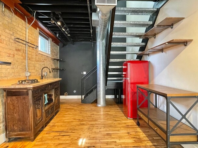 Building Photo - Urban Condo at The Pierpont Lofts!