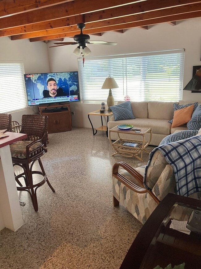 Building Photo - 4127 SE Barcelona St