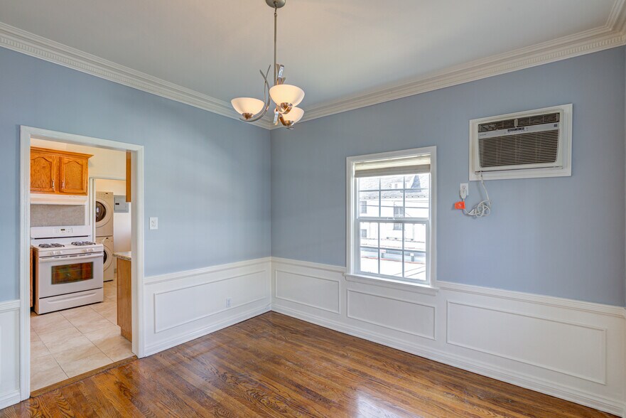 Building Photo - 127 N Harper Ave