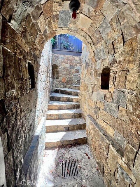 Building Photo - 224 Cll De Madrid