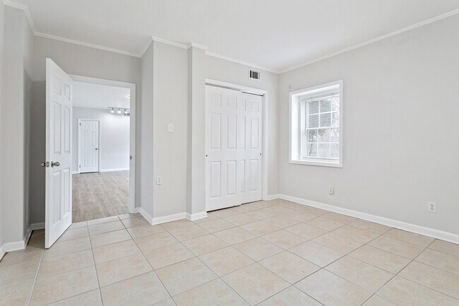 Building Photo - 1624 Peachtree Battle Ave NW