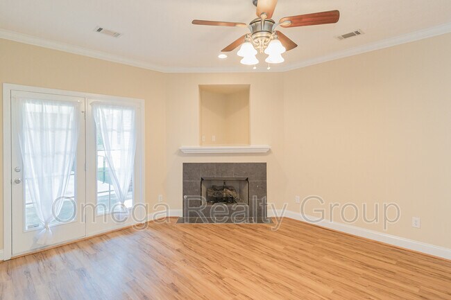 Building Photo - 14 Oakleigh Dr
