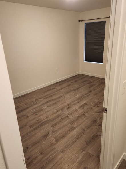 Building Photo - 4036 W Marble Way