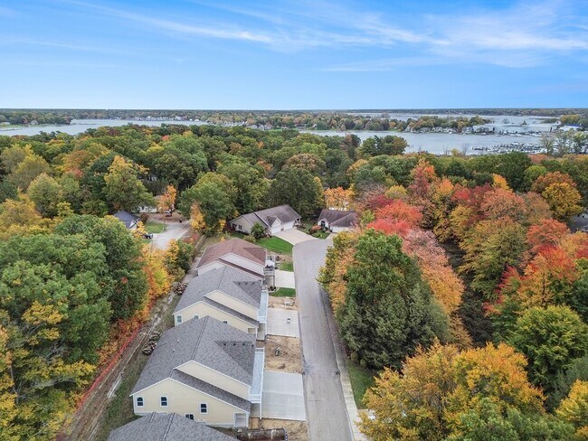 Building Photo - Brand New 5 Bedroom Condo!