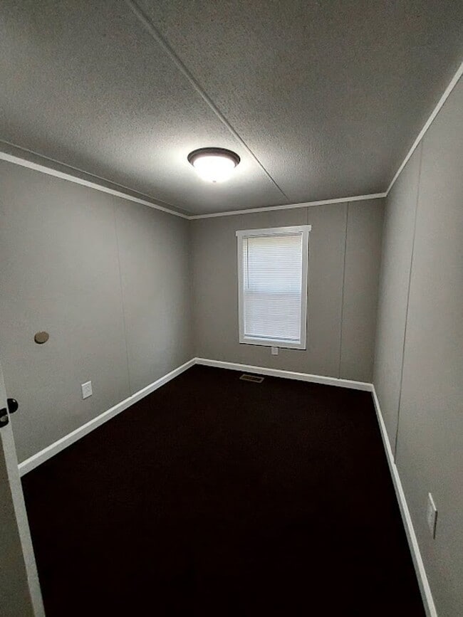Building Photo - 3 Bedroom Mobile Home in West Pelzer