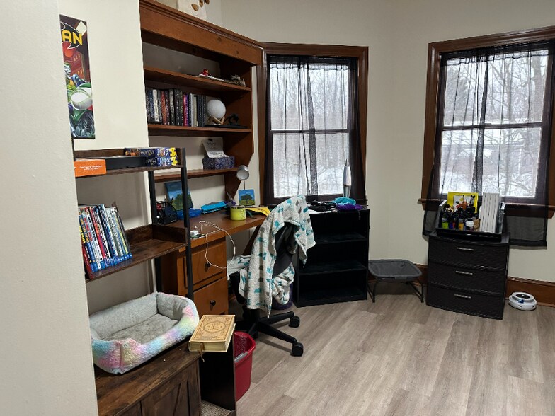 Building Photo - 340 Granite Hill Rd