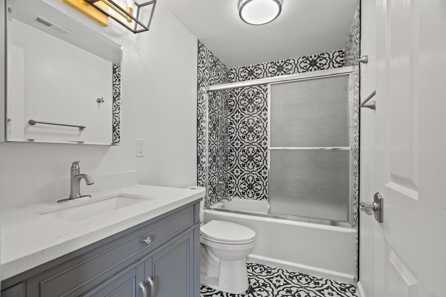 Building Photo - 411 124th St S