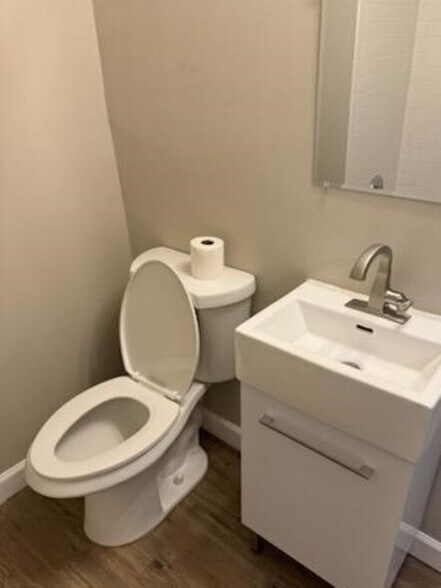 bathroom - 6659 Garner Ave