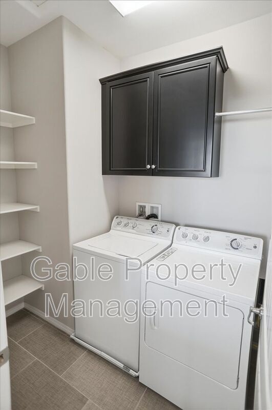 Building Photo - 24359 Verdugo Cir