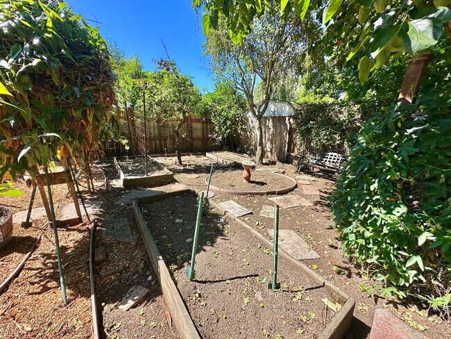 Building Photo - Lovely 3bd+/2ba Home in San Rafael
