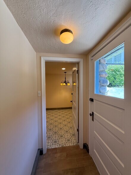 Building Photo - 452 S 800 E