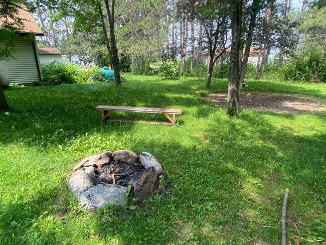 Building Photo - Large Single-Family Home In Gleason with 3...