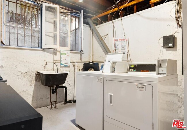 Building Photo - 6217 Orange St