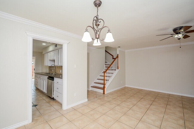 Building Photo - 13282 Trail Hollow Dr